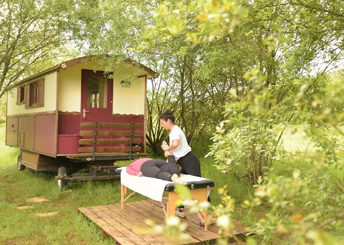 Landhuis La Roulotte Couzotte *